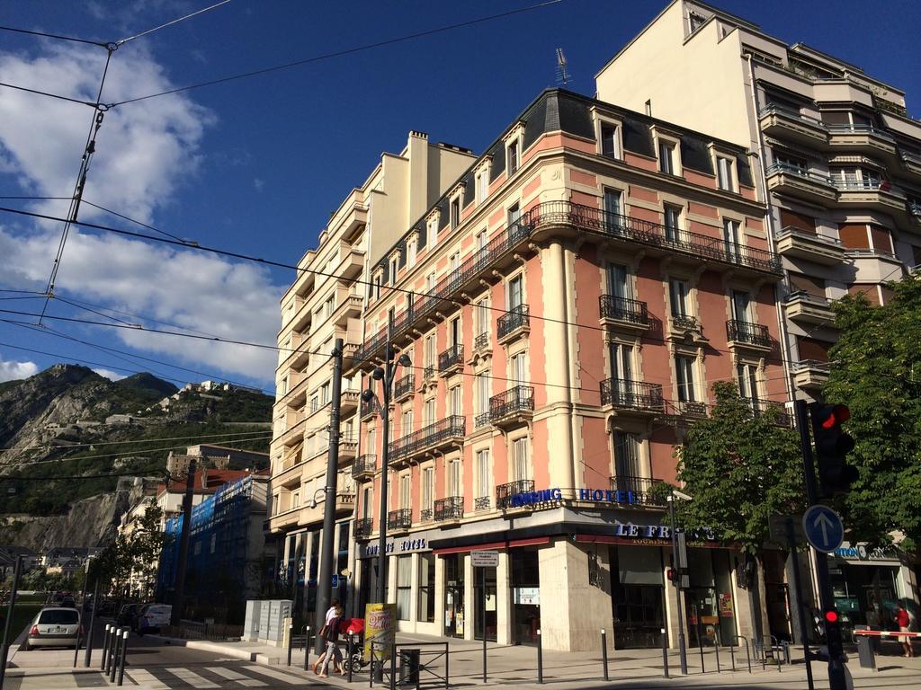 Touring Hotel Гренобъл Екстериор снимка