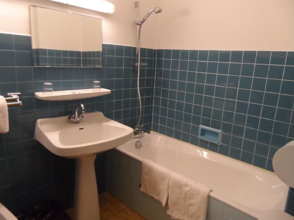 Touring Hotel Гренобъл Екстериор снимка