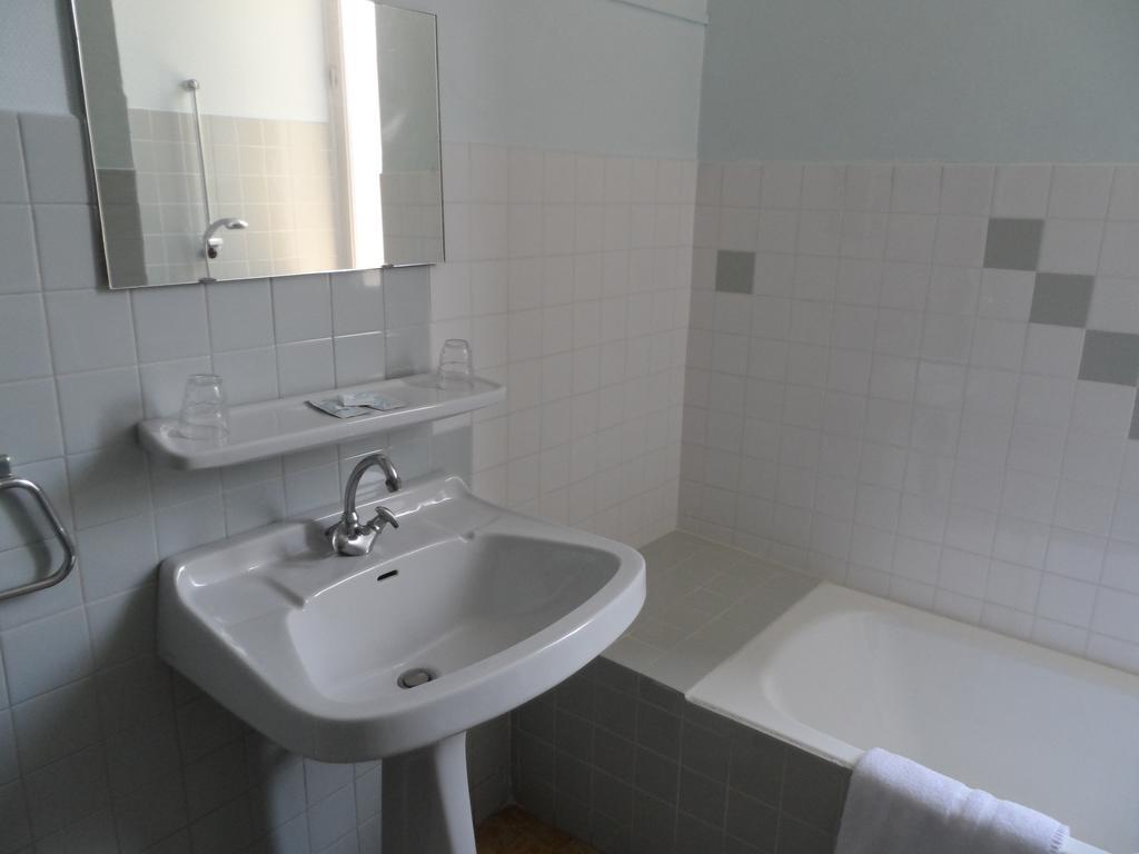 Touring Hotel Гренобъл Екстериор снимка