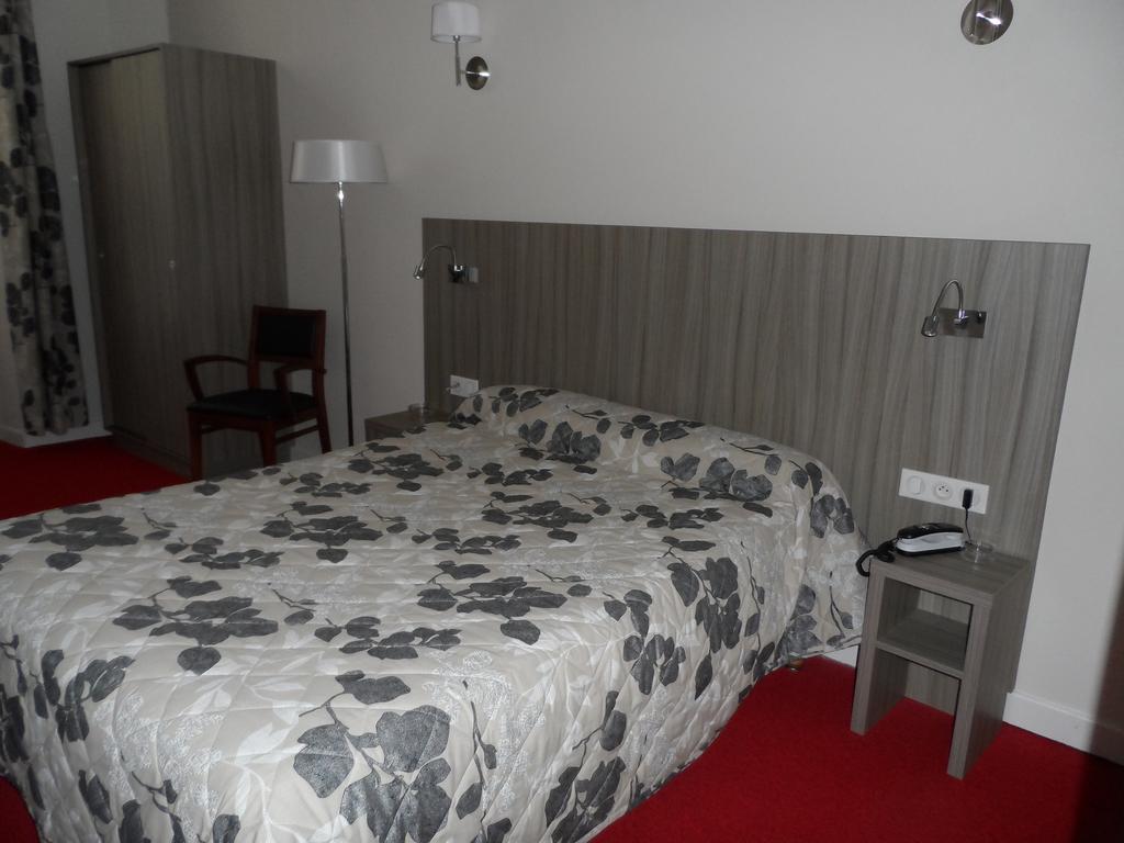 Touring Hotel Гренобъл Стая снимка