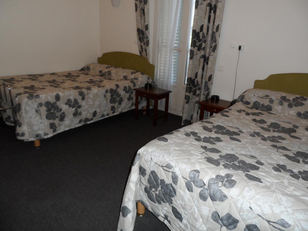 Touring Hotel Гренобъл Стая снимка
