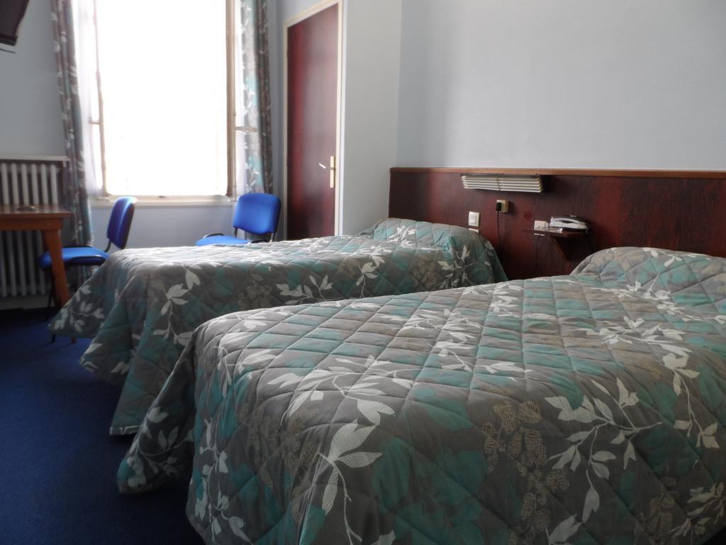 Touring Hotel Гренобъл Стая снимка