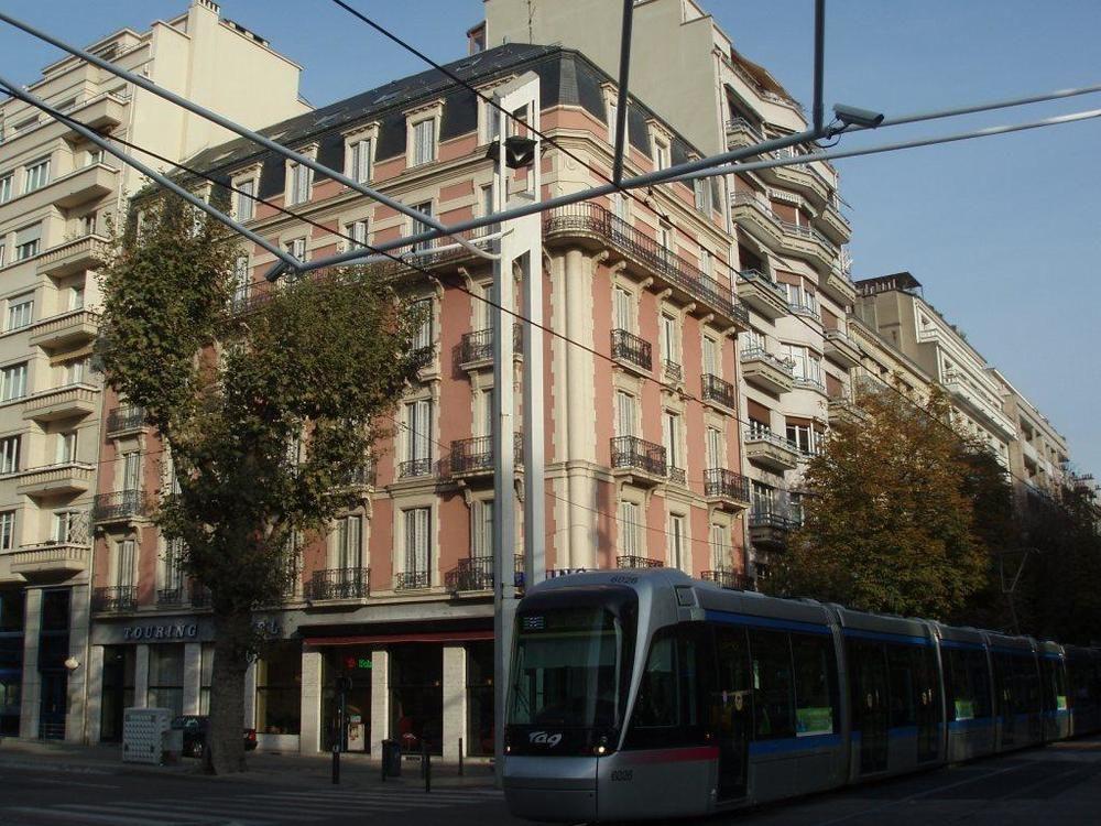 Touring Hotel Гренобъл Екстериор снимка