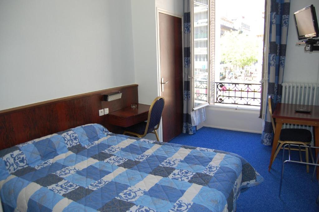 Touring Hotel Гренобъл Стая снимка