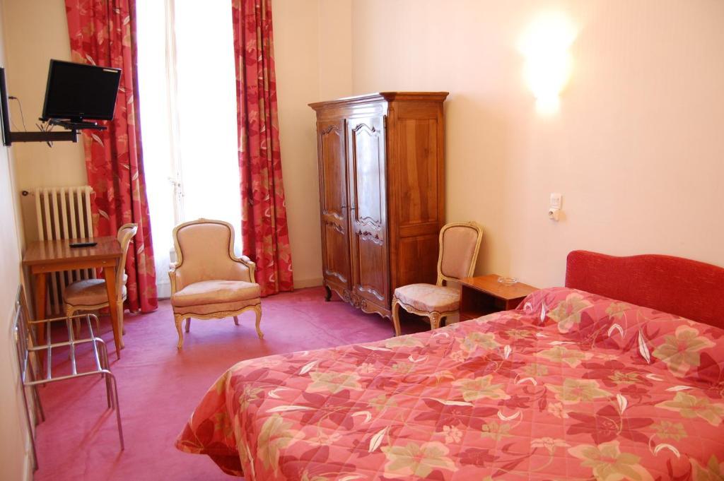 Touring Hotel Гренобъл Стая снимка