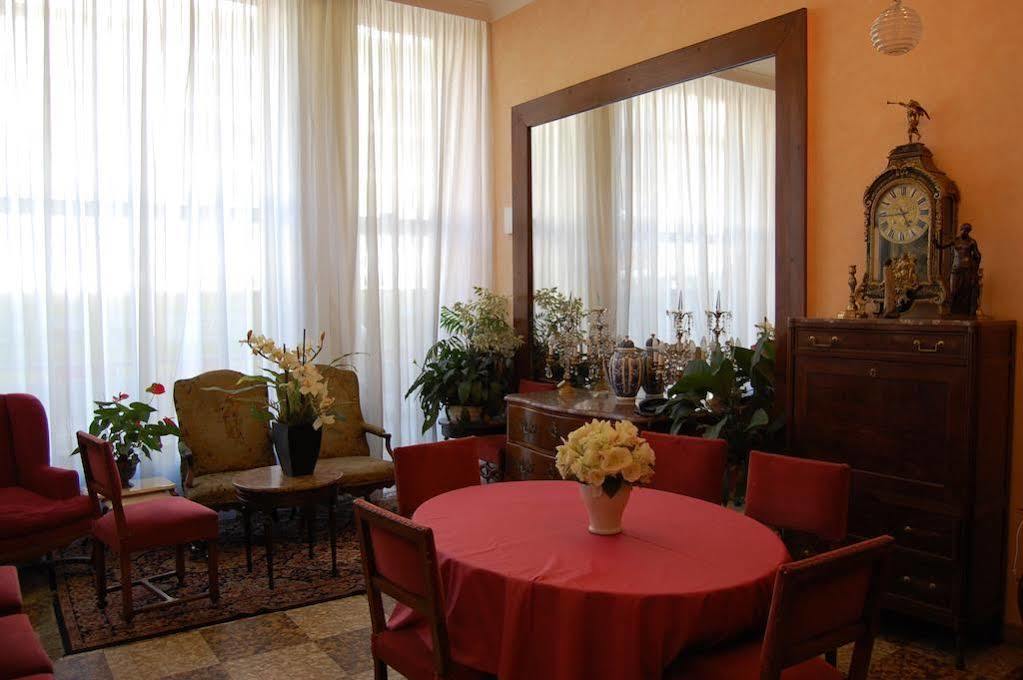 Touring Hotel Гренобъл Екстериор снимка